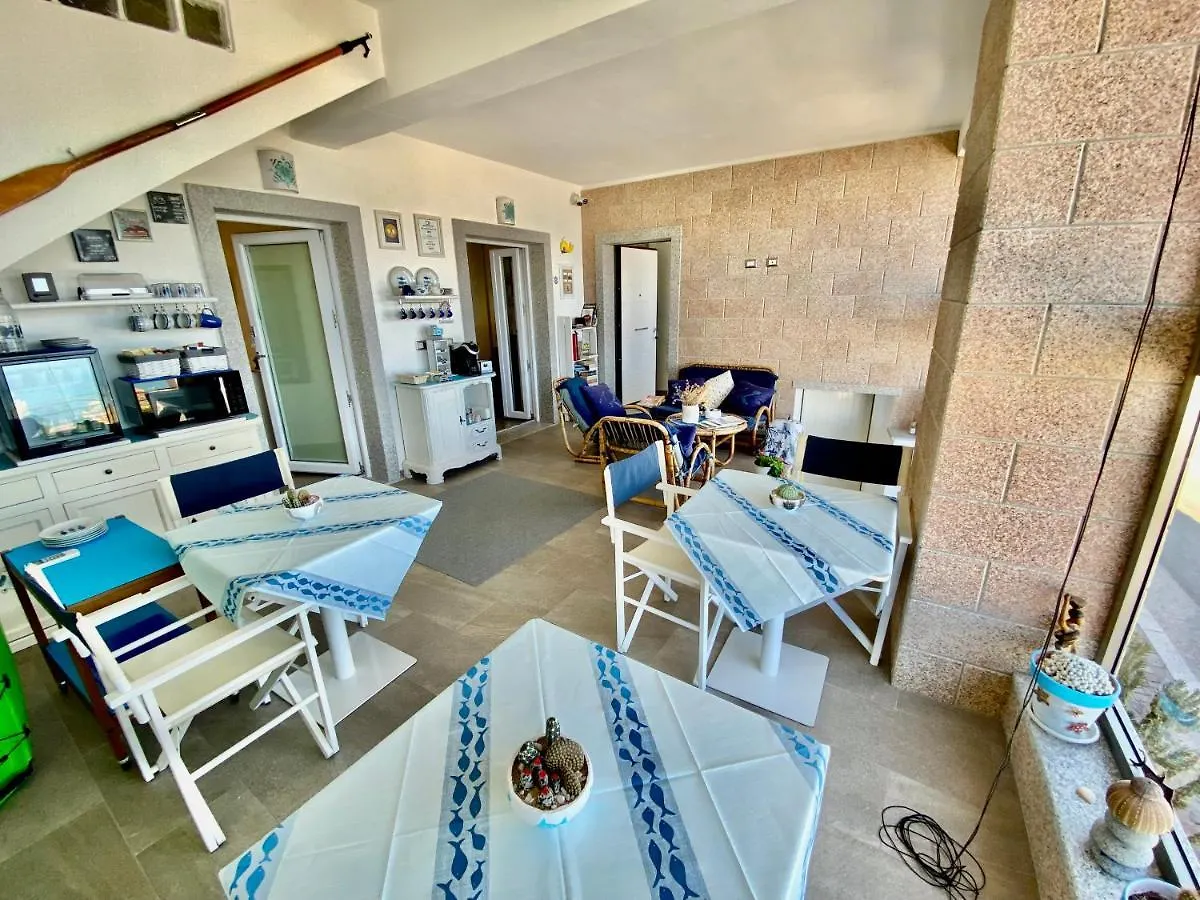 Bed & Breakfast Casetta Al Mare Isola Rossa Italy