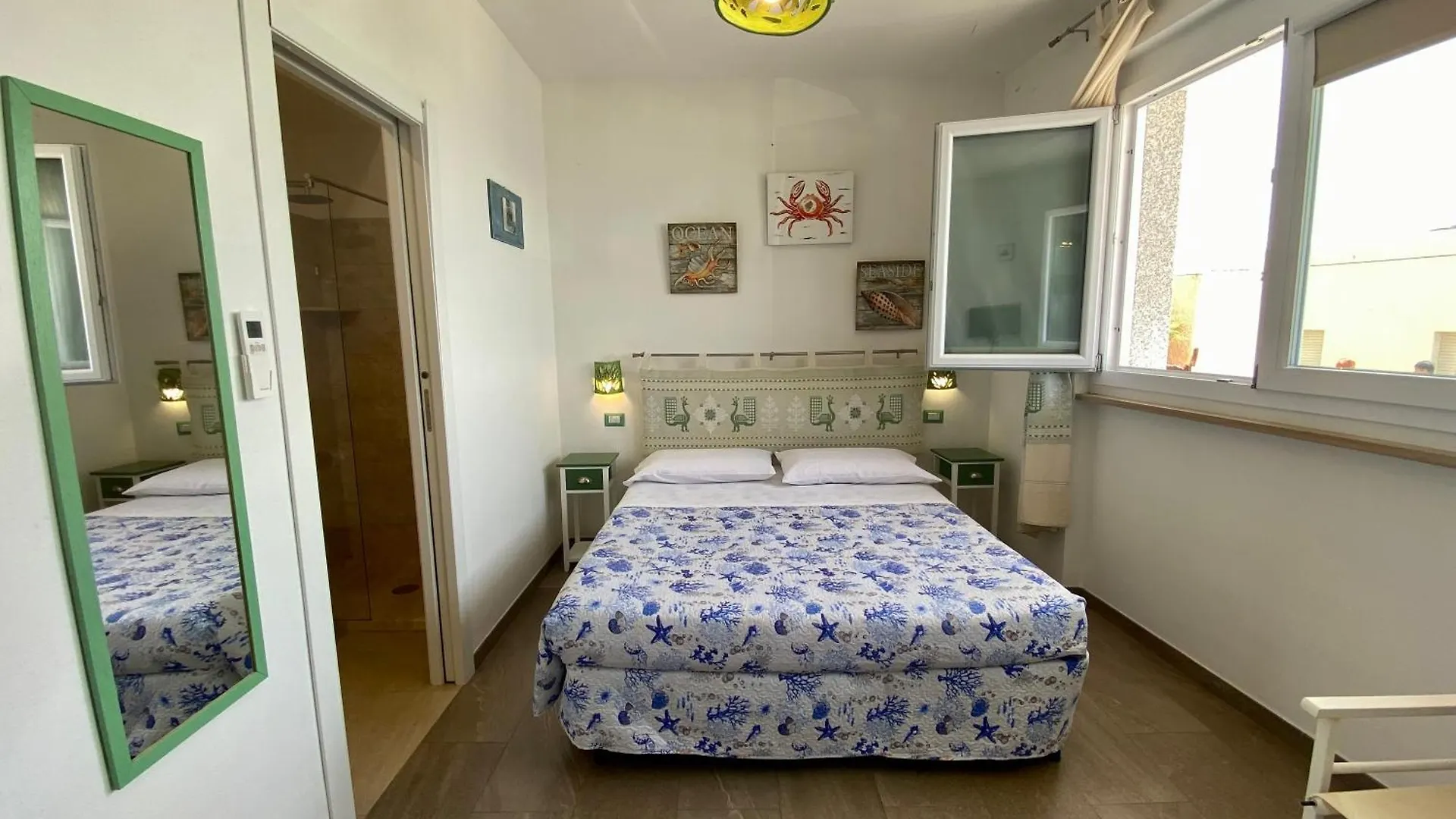 Casetta Al Mare Isola Rossa Italien
